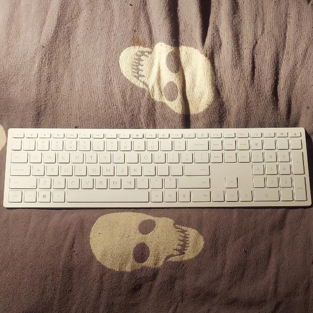Modern Classic White Wireless Keyboard From Hp